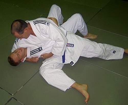 Foto real do Hon-Kesa-Gatame